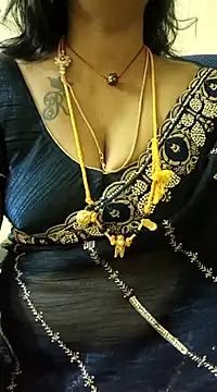 Snapshot of sriyazhini chatting on 01.14.25 sriyazhini online show from 01.14.25