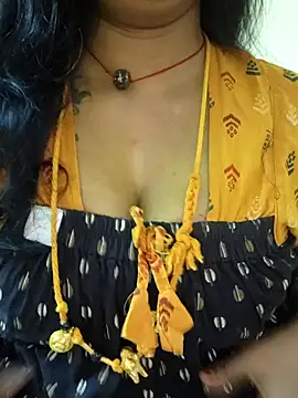 Snapshot of sriyazhini chatting on 01.23.25 sriyazhini online show from 01.23.25