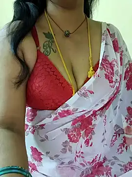 Snapshot of sriyazhini chatting on 02.17.25 sriyazhini online show from 02.17.25