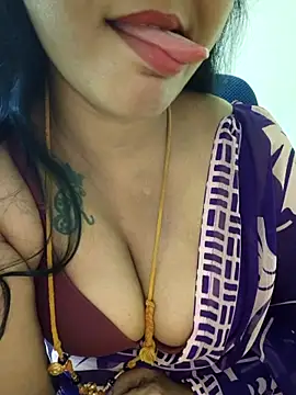 Snapshot of sriyazhini chatting on 03.03.25 sriyazhini online show from 03.03.25