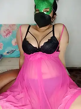 Snapshot of Queen_princes chatting on 10.18.25 Queen princes online show from 10.18.25