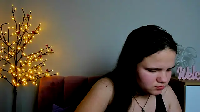 AdeleCruz online show from 02.17.25