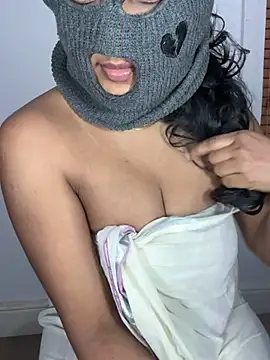 Snapshot of ArathyNambyarMallu chatting on 03.13.25 ArathyNambyarMallu online show from 03.13.25