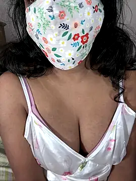 Snapshot of ArathyNambyarMallu chatting on 10.12.25 ArathyNambyarMallu online show from 10.12.25