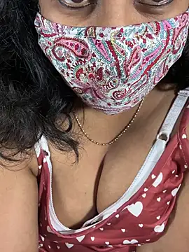 Snapshot of ArathyNambyarMallu chatting on 11.17.25 ArathyNambyarMallu online show from 11.17.25