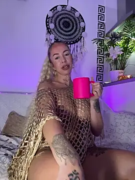 Snapshot of CheekyChels chatting on 02.15.26 CheekyChels online show from 02.15.26