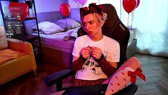 Snapshot of leon_yuugen chatting on 02.15.25 leon yuugen online show from 02.15.25