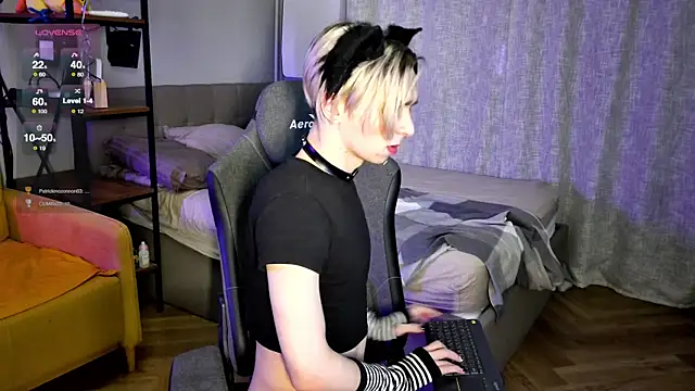 Snapshot of leon_yuugen chatting on 03.19.25 leon yuugen online show from 03.19.25