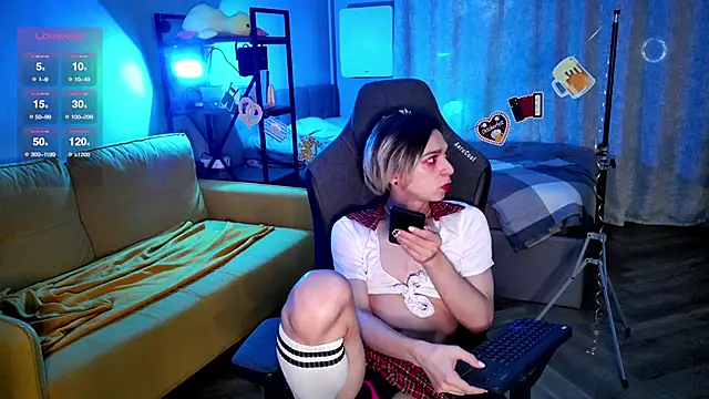 Snapshot of leon_yuugen chatting on 10.01.25 leon yuugen online show from 10.01.25