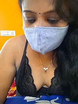 Snapshot of kanikasree chatting on 11.30.25 kanikasree online show from 11.30.25