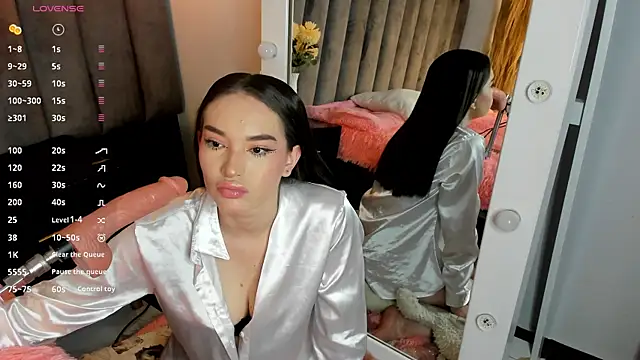 chelsea bolton  online show from 09.30.25