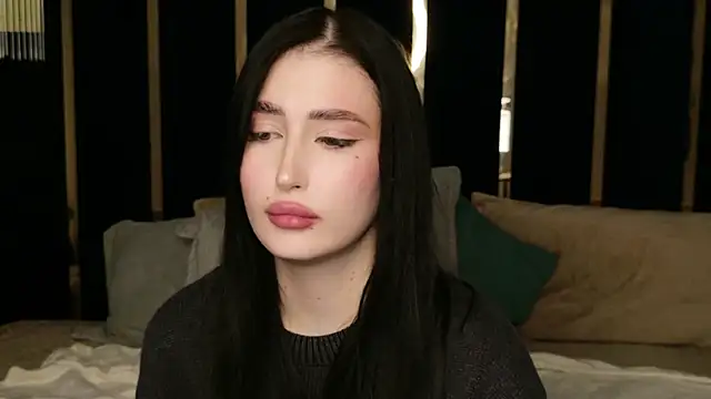 EmmaLawrens online show from 09.28.25