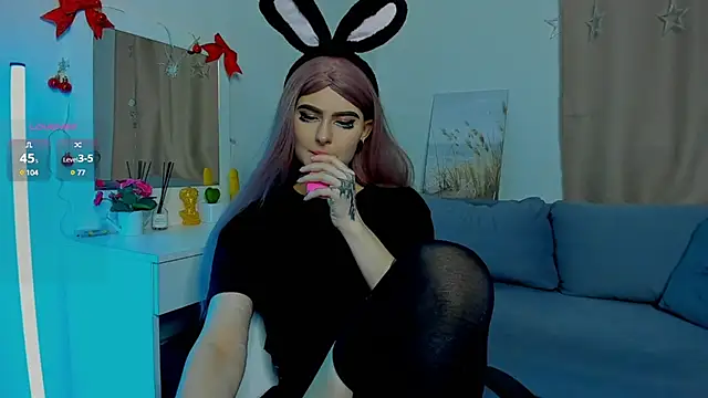 Emily  Mooree online show from 01.09.25