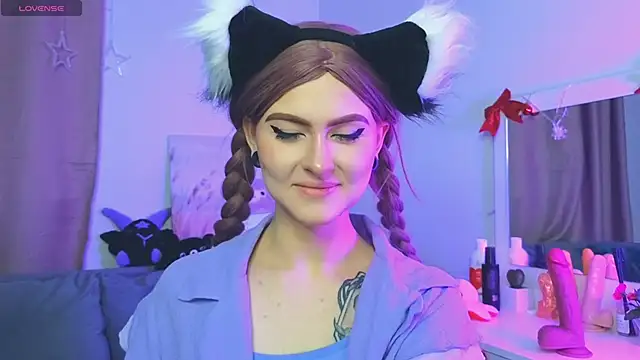 Emily  Mooree online show from 01.20.25