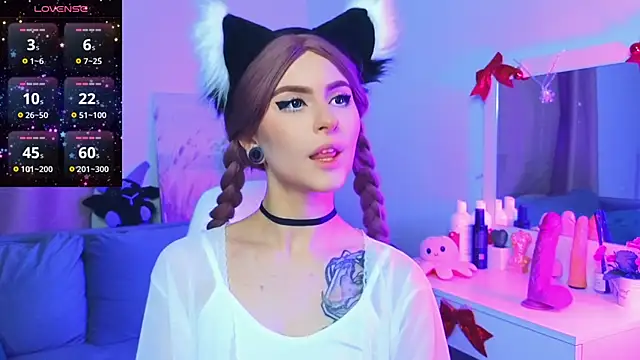 Emily  Mooree online show from 01.24.25