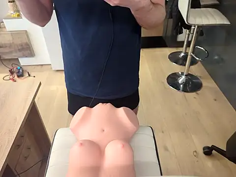 MacPlesure online show from 01.20.25