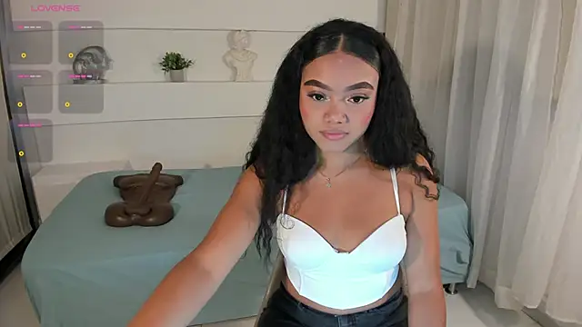 Snapshot of JasmineRose7 chatting on 10.11.25 JasmineRose7 online show from 10.11.25