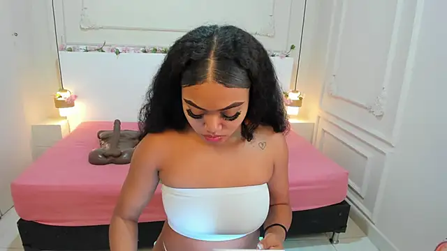 Snapshot of JasmineRose7 chatting on 10.23.25 JasmineRose7 online show from 10.23.25