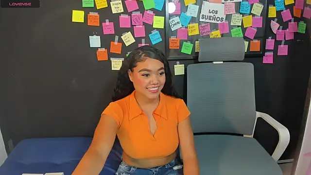 Snapshot of JasmineRose7 chatting on 11.25.25 JasmineRose7 online show from 11.25.25