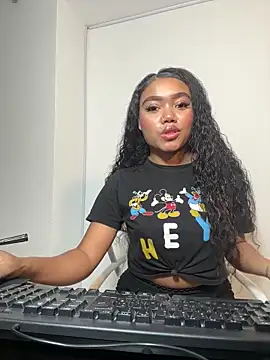 Snapshot of JasmineRose7 chatting on 11.26.25 JasmineRose7 online show from 11.26.25