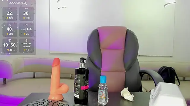 Snapshot of Valentina_slim chatting on 03.04.25 Valentina slim online show from 03.04.25