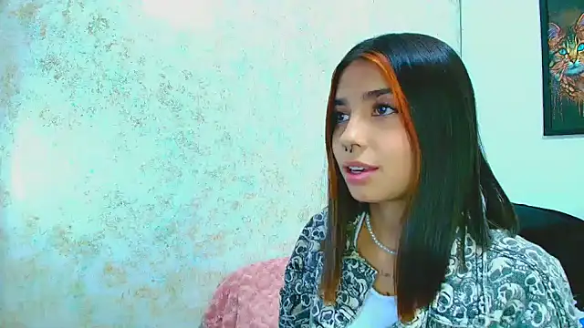 Rousse violett online show from 03.05.25