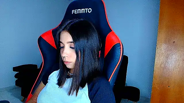 Snapshot of Rousse_violett chatting on 03.05.26 Rousse violett online show from 03.05.26