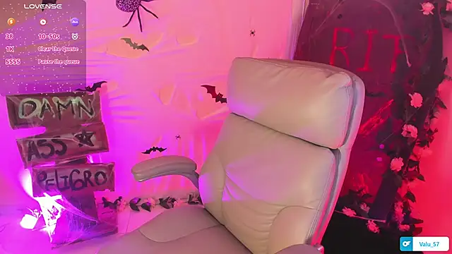 Snapshot of valu_557 chatting on 10.02.25 valu 557 online show from 10.02.25