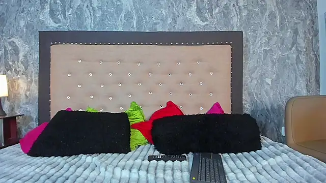 Snapshot of StefanyRousse chatting on 02.22.25 StefanyRousse online show from 02.22.25