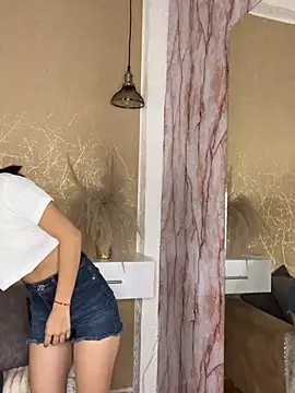 Snapshot of StefanyRousse chatting on 03.14.25 StefanyRousse online show from 03.14.25