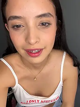 Snapshot of StefanyRousse chatting on 09.28.25 StefanyRousse online show from 09.28.25