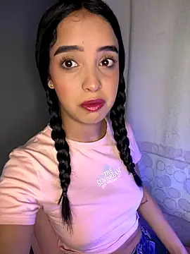 Snapshot of StefanyRousse chatting on 10.29.25 StefanyRousse online show from 10.29.25