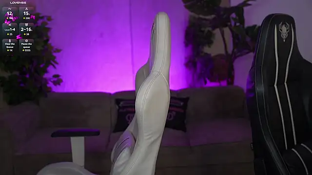 Snapshot of Lika_Secret_ chatting on 10.16.25 Lika Secret online show from 10.16.25