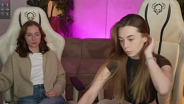 Snapshot of Lika_Secret_ chatting on 10.27.25 Lika Secret online show from 10.27.25