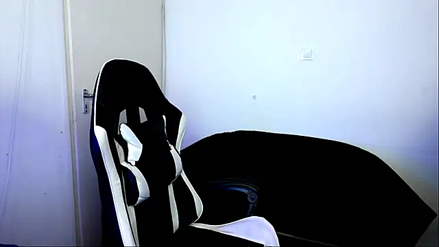 ShyHotNerd online show from 07.28.26