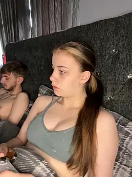 Snapshot of VioletxBlue chatting on 09.10.25 VioletxBlue online show from 09.10.25