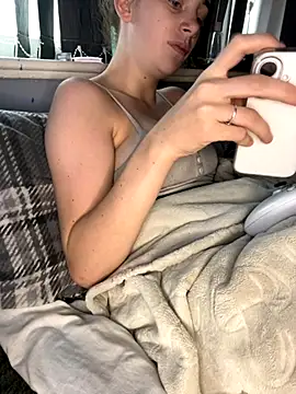 Snapshot of VioletxBlue chatting on 10.13.25 VioletxBlue online show from 10.13.25