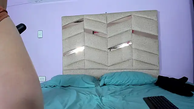 RubiSharqui  online show from 03.04.25