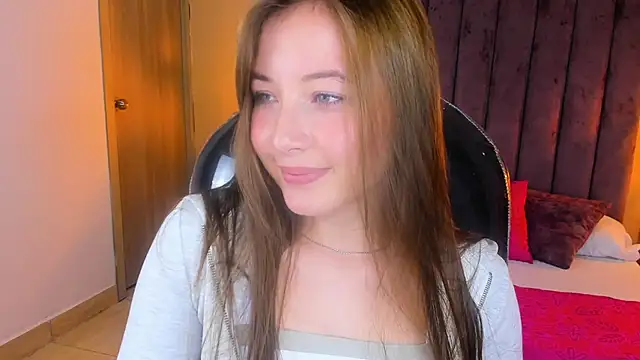 Snapshot of Dahlia_Rousse chatting on 11.18.25 Dahlia Rousse online show from 11.18.25