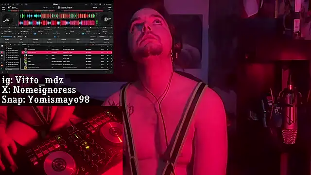 Snapshot of vittote chatting on 02.14.25 vittote online show from 02.14.25