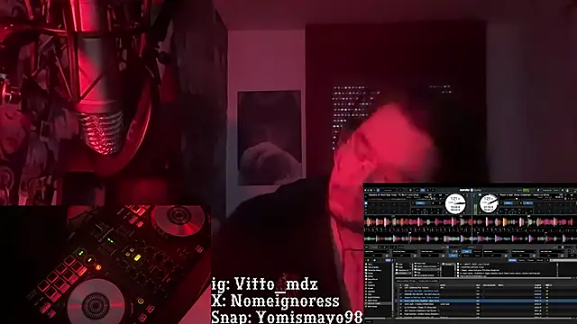 Snapshot of vittote chatting on 02.20.25 vittote online show from 02.20.25