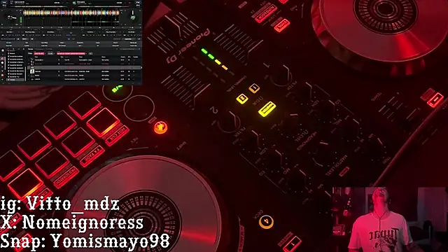 Snapshot of vittote chatting on 02.20.25 vittote online show from 02.20.25