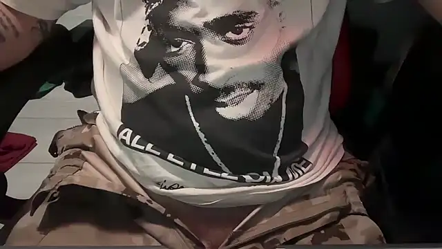 Snapshot of vittote chatting on 10.02.25 vittote online show from 10.02.25