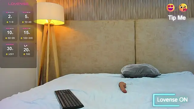 Snapshot of taylorsmiiith_ chatting on 02.26.25 taylorsmiiith online show from 02.26.25