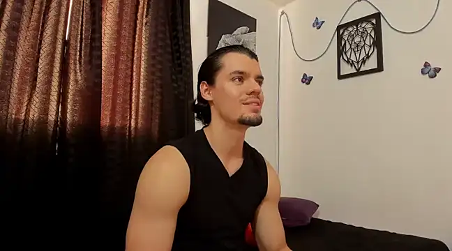 Snapshot of maxi_styles chatting on 01.12.25 maxi styles online show from 01.12.25