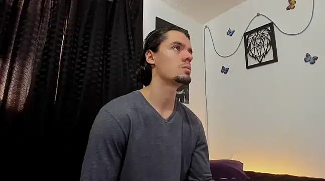 Snapshot of maxi_styles chatting on 01.28.25 maxi styles online show from 01.28.25