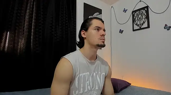 Snapshot of maxi_styles chatting on 02.12.25 maxi styles online show from 02.12.25