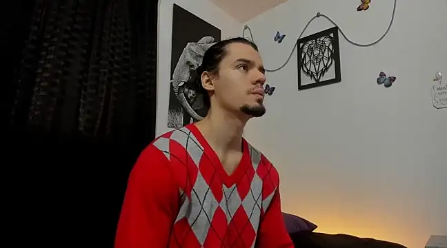 Snapshot of maxi_styles chatting on 02.25.25 maxi styles online show from 02.25.25