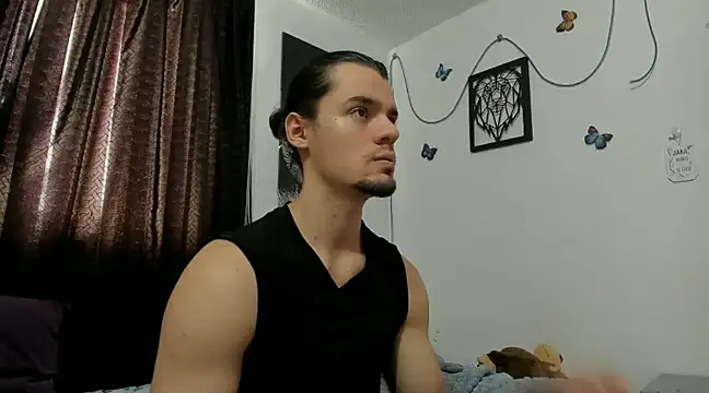 Snapshot of maxi_styles chatting on 03.13.25 maxi styles online show from 03.13.25