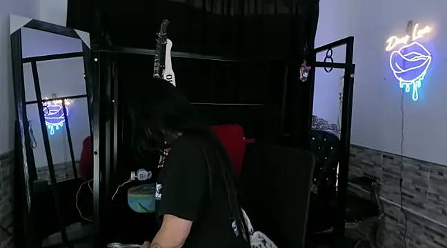 amyswallow7 online show from 01.25.25